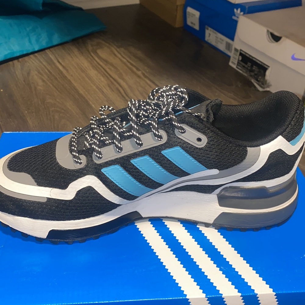 Adidas - Picture 3 of 3